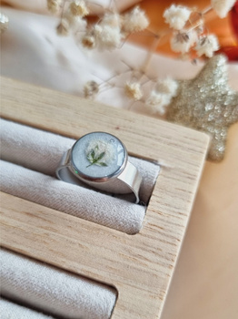 Pierścionek SILVER z gipsówką